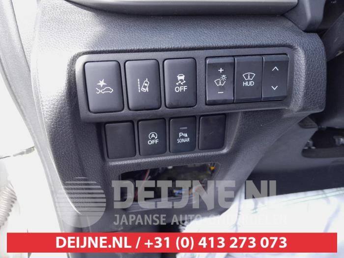 Mitsubishi Eclipse Cross 1.5 Turbo 16V 4WD Samochód złomowany (2018, Bialy)