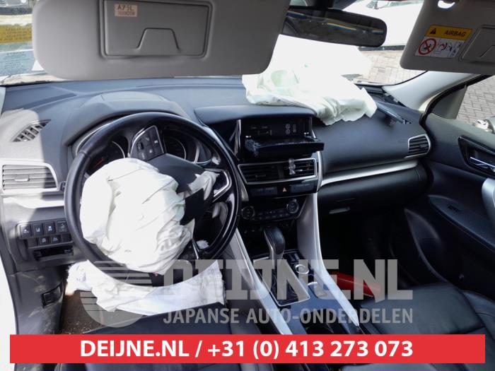 Mitsubishi Eclipse Cross 1.5 Turbo 16V 4WD Samochód złomowany (2018, Bialy)