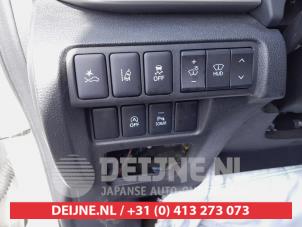 Mitsubishi Eclipse Cross 1.5 Turbo 16V 4WD Samochód złomowany (2018, Bialy)