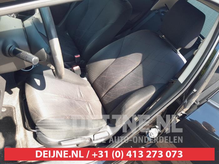 Mazda 2 1.3 16V S-VT Samochód złomowany (2012, Czarny)