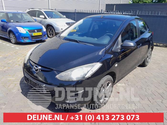 Mazda 2 1.3 16V S-VT Samochód złomowany (2012, Czarny)