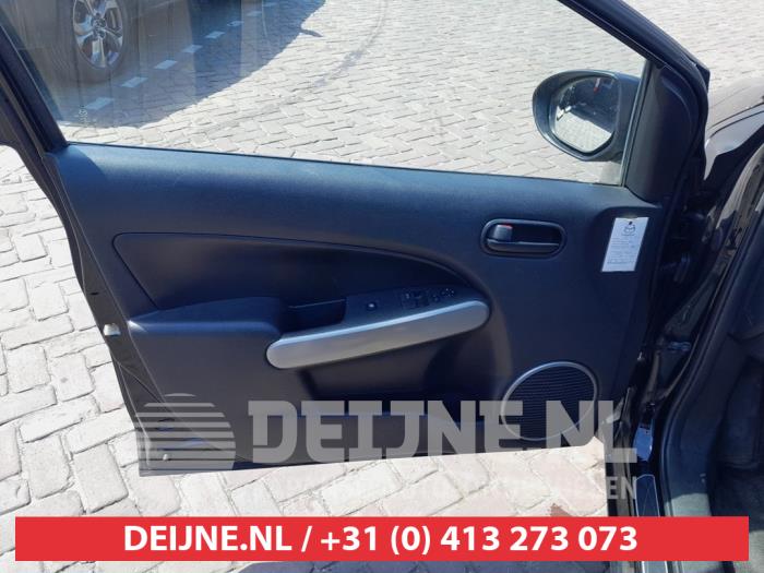 Mazda 2 1.3 16V S-VT Samochód złomowany (2012, Czarny)