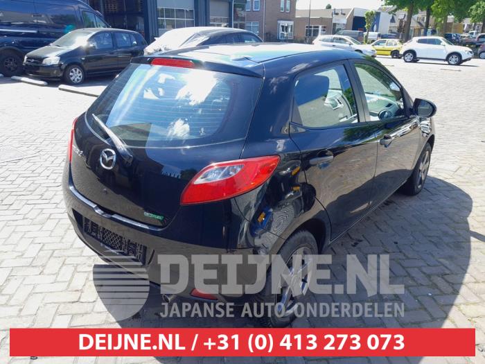 Mazda 2 1.3 16V S-VT Samochód złomowany (2012, Czarny)