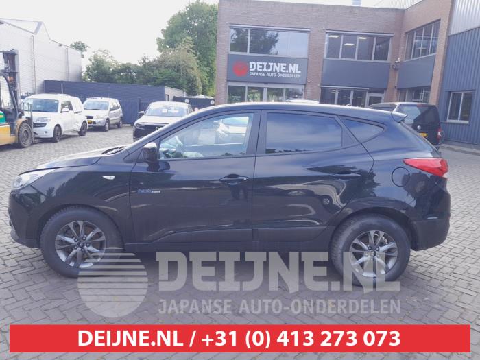Hyundai iX35 1.6 GDI 16V Schrottauto (2015, Schwarz)