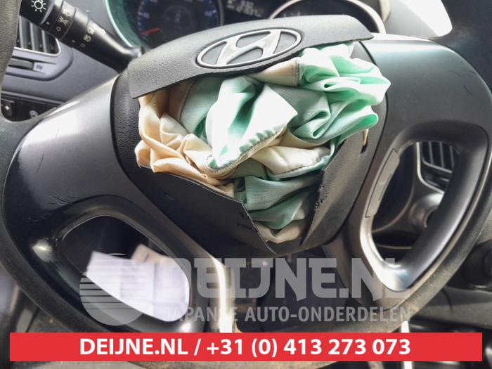 Hyundai iX35 1.6 GDI 16V Schrottauto (2015, Schwarz)