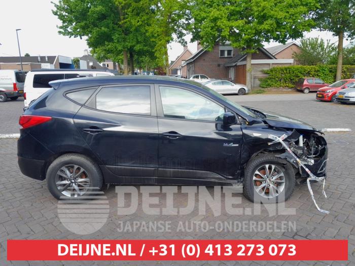 Hyundai iX35 1.6 GDI 16V Schrottauto (2015, Schwarz)