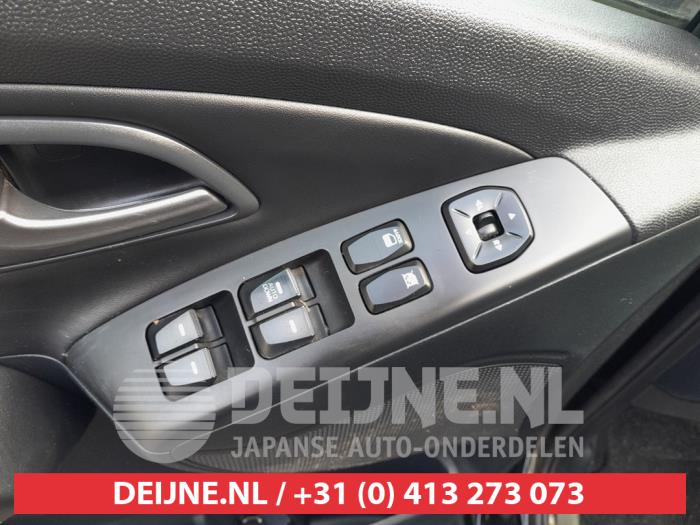 Hyundai iX35 1.6 GDI 16V Schrottauto (2015, Schwarz)