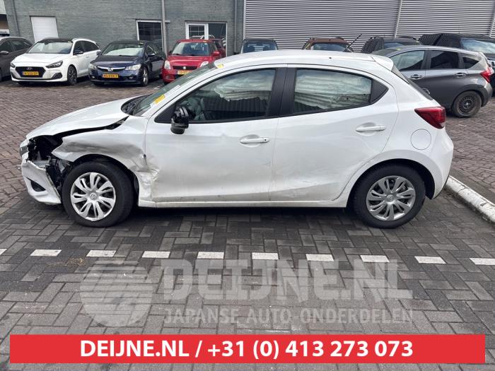 Mazda 2 1.5 SkyActiv-G 75 Salvage vehicle (2017, White)
