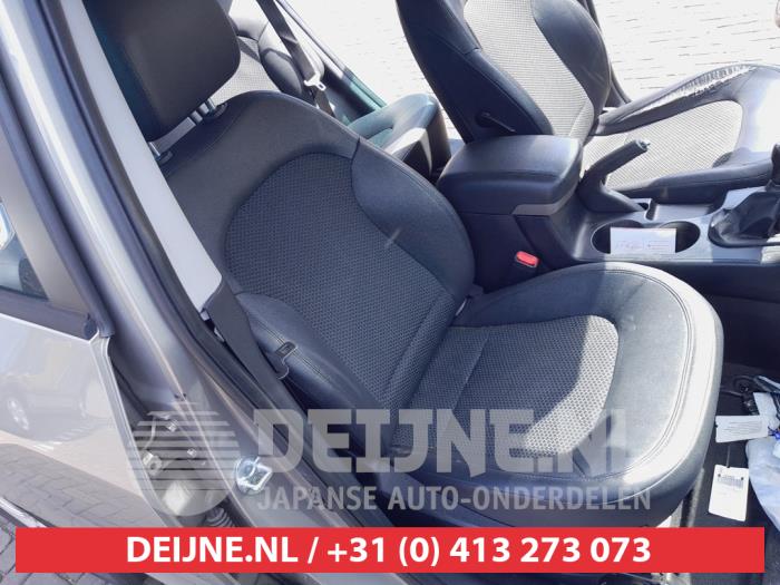 Hyundai iX35 2.0 16V Salvage vehicle (2010, Gray)