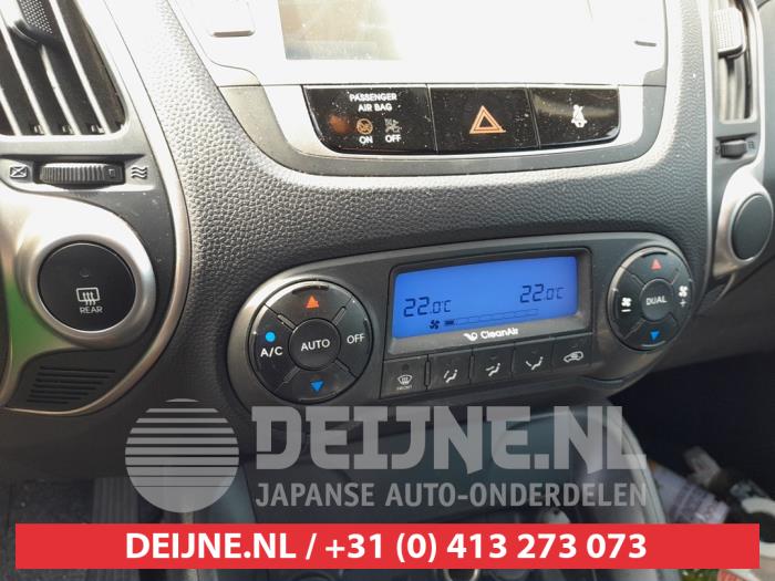 Hyundai iX35 2.0 16V Salvage vehicle (2010, Gray)