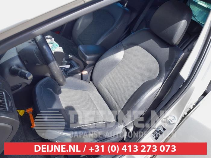 Hyundai iX35 2.0 16V Salvage vehicle (2010, Gray)