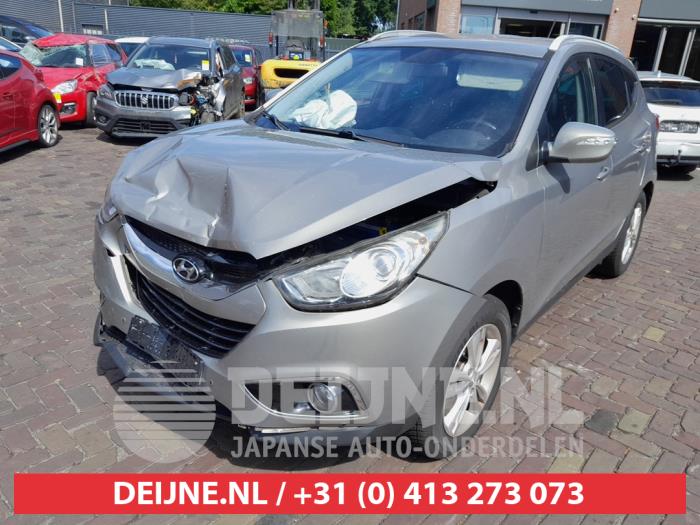 Hyundai iX35 2.0 16V Salvage vehicle (2010, Gray)
