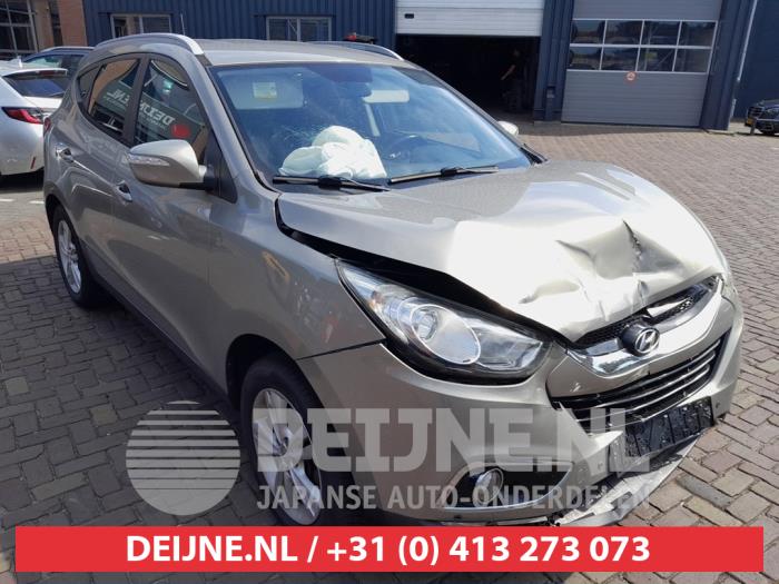Hyundai iX35 2.0 16V Salvage vehicle (2010, Gray)