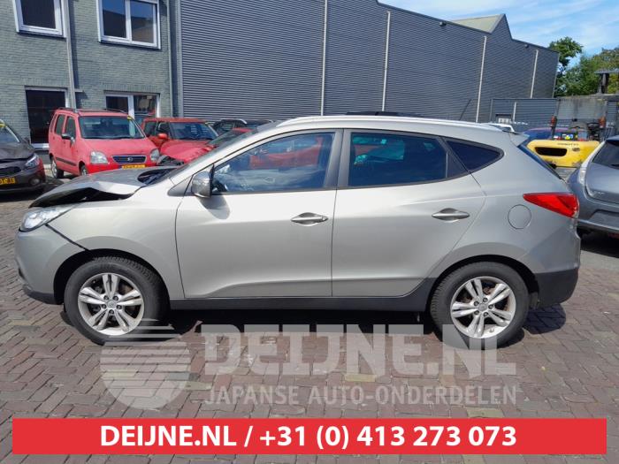 Hyundai iX35 2.0 16V Salvage vehicle (2010, Gray)
