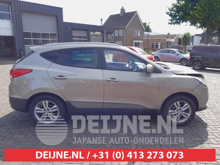 Hyundai iX35 2.0 16V Salvage vehicle (2010, Gray)