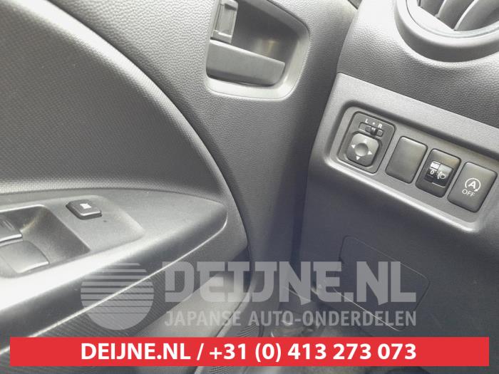 Mitsubishi Space Star 1.0 12V Épave (2013, Noir)