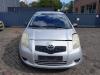 Toyota Yaris II 1.3 16V VVT-i Skadat fordon (2006, GRIJS)