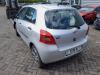 Toyota Yaris II 1.3 16V VVT-i Skadat fordon (2006, GRIJS)