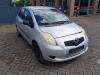 Toyota Yaris II 1.3 16V VVT-i Skadat fordon (2006, GRIJS)
