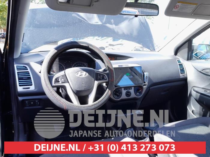 Hyundai i20 1.2i 16V Épave (2010, Noir)