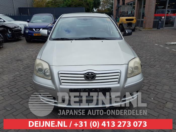 Toyota Avensis 1.8 16V VVT-i Skrotfordon (2005, GRIJS)