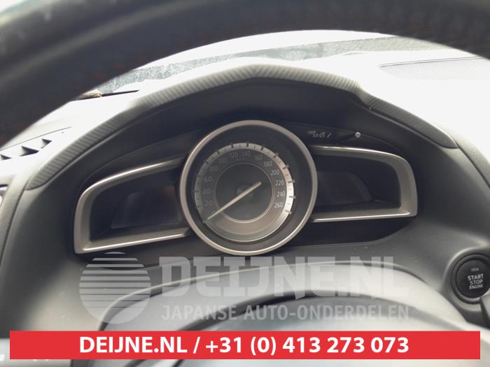 Mazda 3 2.0 SkyActiv-G 16V Épave (2014, Brun)