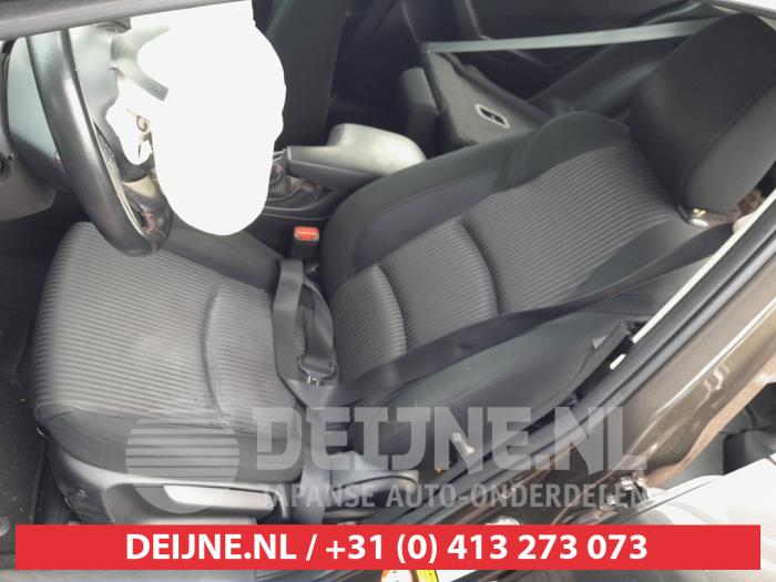 Mazda 3 2.0 SkyActiv-G 16V Épave (2014, Brun)