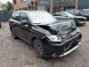 Mitsubishi Outlander 2.0 16V PHEV 4x4 Schrottauto (2015, Schwarz)