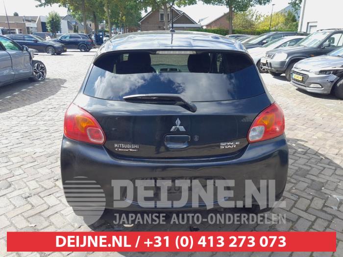 Mitsubishi Space Star 1.0 12V Vehículo de desguace (2014, Negro)
