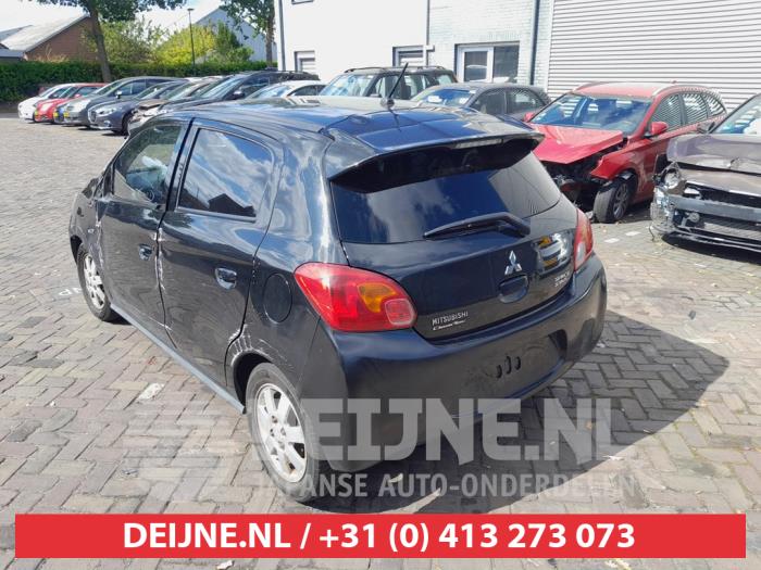 Mitsubishi Space Star 1.0 12V Vehículo de desguace (2014, Negro)