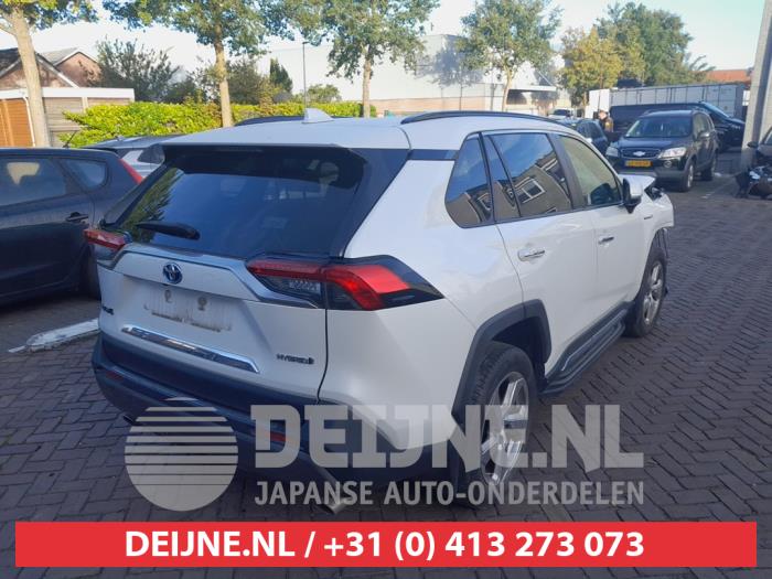 Toyota RAV4 2.5 Hybrid 16V AWD Vehículo de desguace (2019, Blanco)