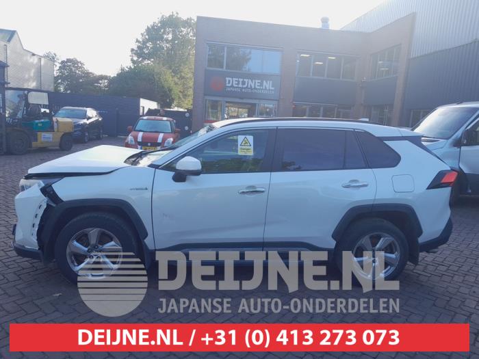 Toyota RAV4 2.5 Hybrid 16V AWD Vehículo de desguace (2019, Blanco)