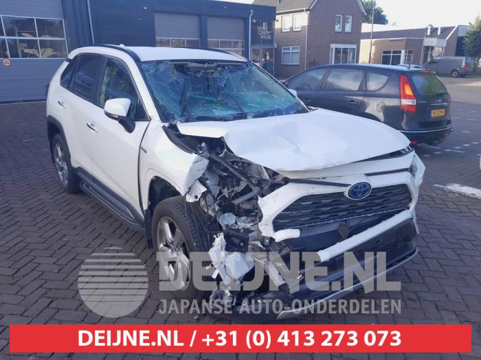 Toyota RAV4 2.5 Hybrid 16V AWD Vehículo de desguace (2019, Blanco)