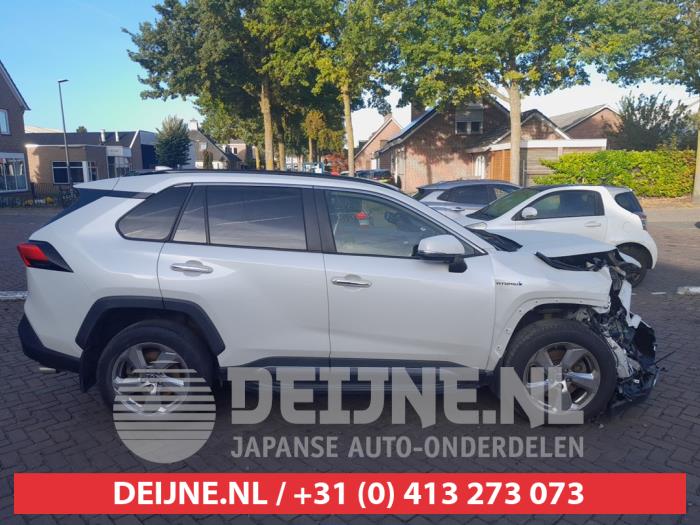 Toyota RAV4 2.5 Hybrid 16V AWD Vehículo de desguace (2019, Blanco)