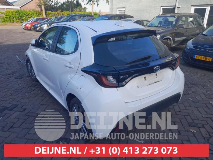 Toyota Yaris IV 1.5 12V Hybrid 115 Vehículo de desguace (2023, Blanco)
