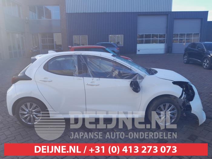 Toyota Yaris IV 1.5 12V Hybrid 115 Vehículo de desguace (2023, Blanco)