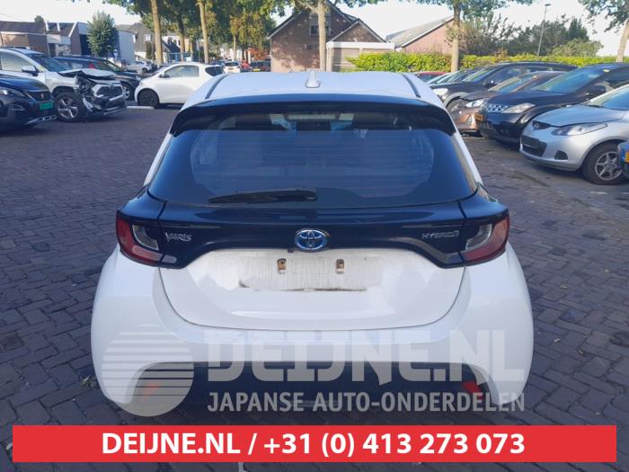 Toyota Yaris IV 1.5 12V Hybrid 115 Vehículo de desguace (2023, Blanco)