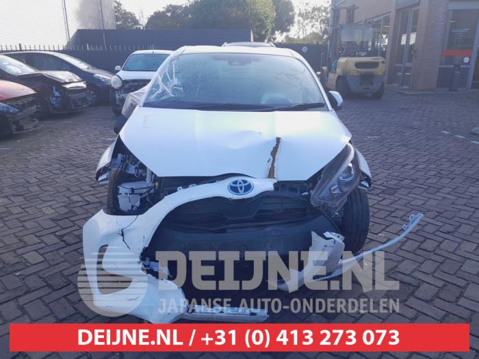 Toyota Yaris IV 1.5 12V Hybrid 115 Vehículo de desguace (2023, Blanco)