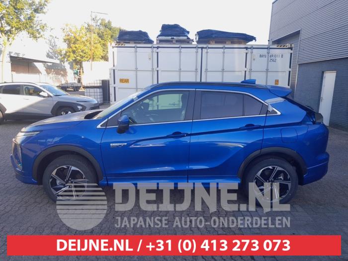Mitsubishi Eclipse Cross 2.4 16V PHEV 4x4 Samochód złomowany (2023, Niebieski)