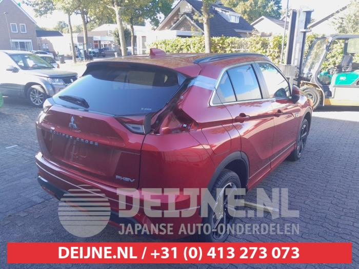 Mitsubishi Eclipse Cross 2.4 16V PHEV 4x4 Salvage vehicle (2023, Red)