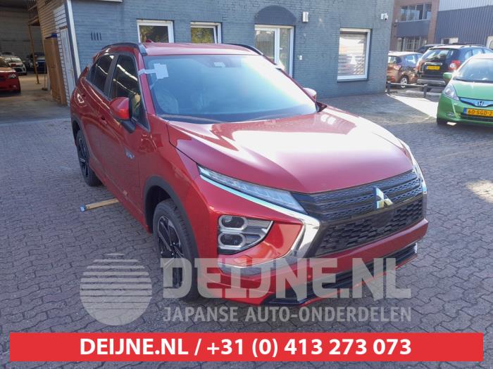 Mitsubishi Eclipse Cross 2.4 16V PHEV 4x4 Salvage vehicle (2023, Red)