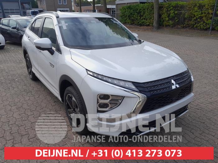 Mitsubishi Eclipse Cross 2.4 16V PHEV 4x4 Schrottauto (2023, Weiß)