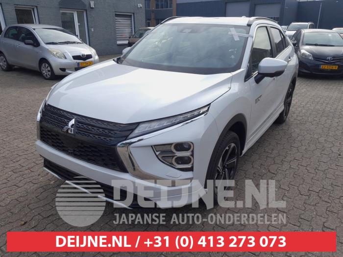 Mitsubishi Eclipse Cross 2.4 16V PHEV 4x4 Schrottauto (2023, Weiß)