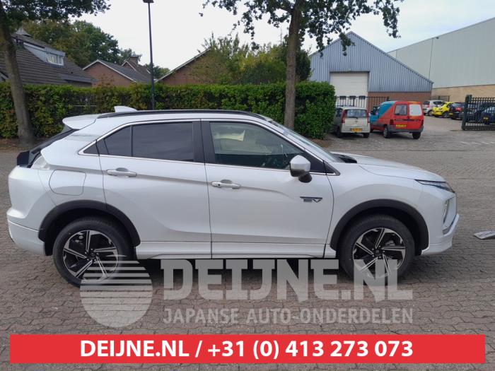 Mitsubishi Eclipse Cross 2.4 16V PHEV 4x4 Schrottauto (2023, Weiß)