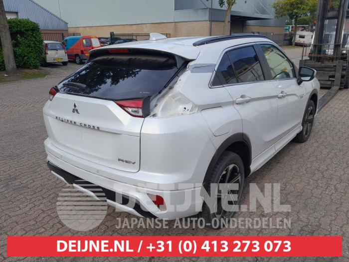 Mitsubishi Eclipse Cross 2.4 16V PHEV 4x4 Schrottauto (2023, Weiß)