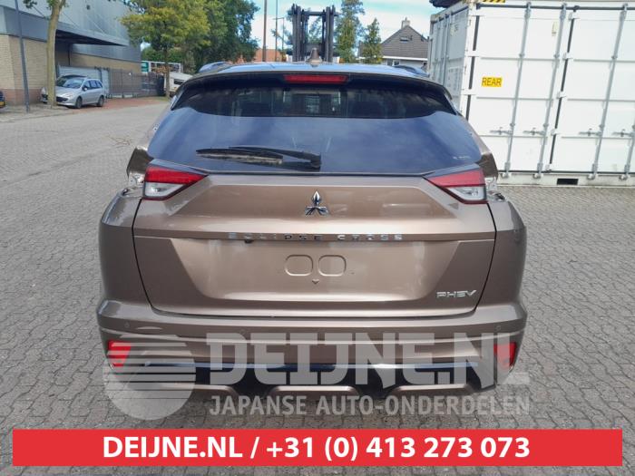 Mitsubishi Eclipse Cross 2.4 16V PHEV 4x4 Schrottauto (2023, Braun)