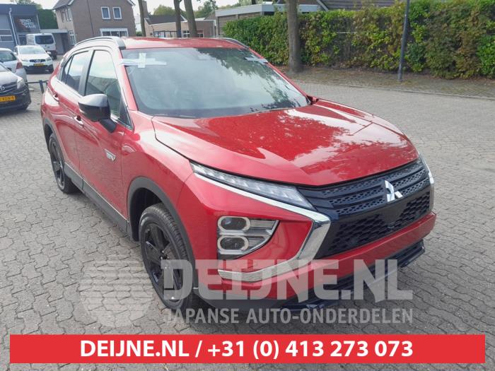 Mitsubishi Eclipse Cross 2.4 16V PHEV 4x4 Schrottauto (2023, Rot)