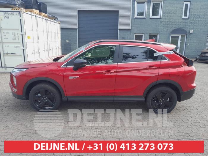Mitsubishi Eclipse Cross 2.4 16V PHEV 4x4 Schrottauto (2023, Rot)