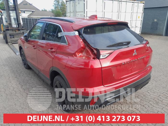 Mitsubishi Eclipse Cross 2.4 16V PHEV 4x4 Schrottauto (2023, Rot)