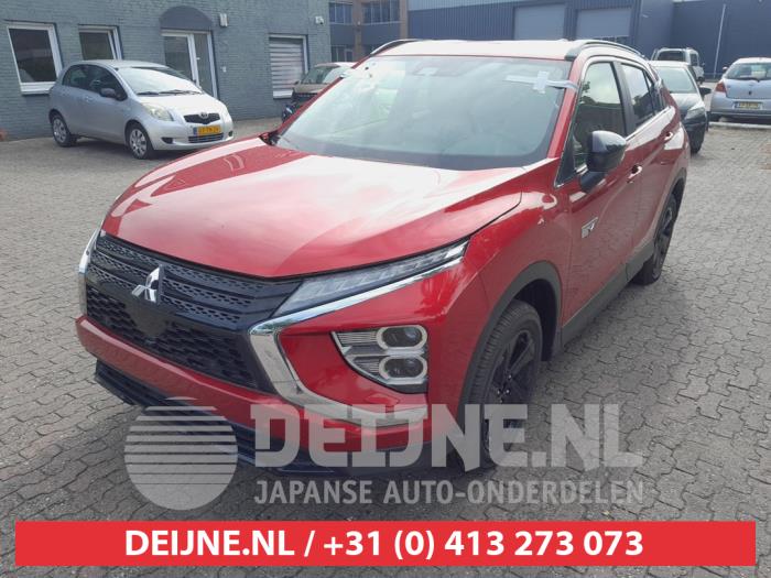 Mitsubishi Eclipse Cross 2.4 16V PHEV 4x4 Schrottauto (2023, Rot)